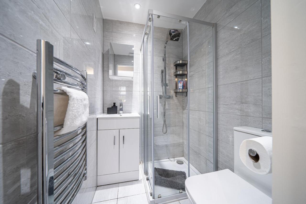 Studios With Ensuite Showers & Share Kitchens Prime Location Near Hospital, Town Center Apt 3 St Helens  Екстериор снимка